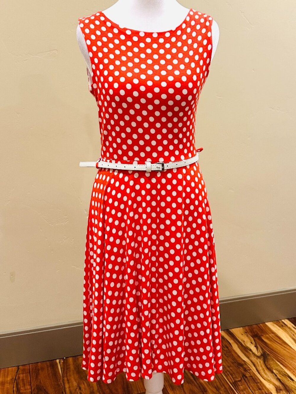 GILLI RED POLKA DOT DRESS WITH WHITE BELT MEDIUM